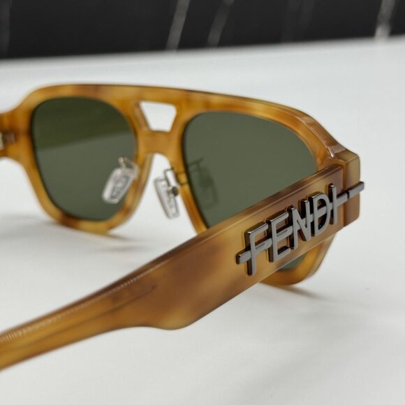 NEW FE40130F 55N FENDI SUNGLASSES SHINY LIGHT HAVANA UNISEX EYEWEAR FENDI - Picture 9 of 13